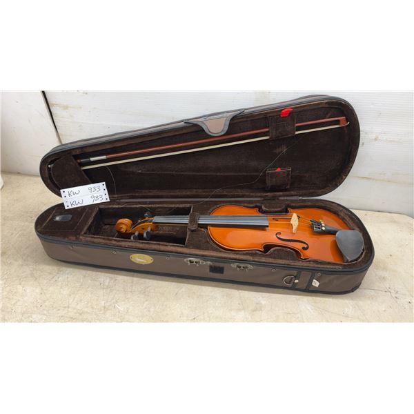 Stentor II Student Violin with Bow and Fitted Hard Case