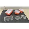 Image 5 : Vintage Pyrex Flamingo Pink 8-Piece Refrigerator Dish Set with Glass Lids