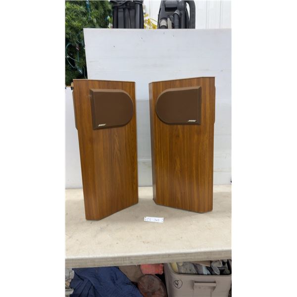 Pair of Bose 401 Direct/Reflecting Speakers in Walnut Veneer