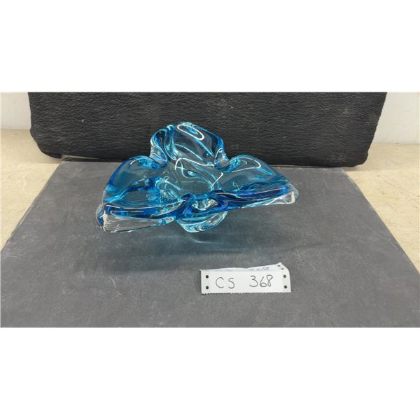 Chalet Canada Hand-Blown Art Glass Tri-Lobe Swirl Bowl in Clear and Blue Glass