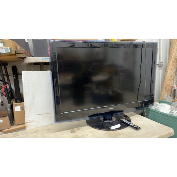 LG 47LH90 47" LCD Television with Remote, 1080p Full HD, Manufactured August 2009, with Remote