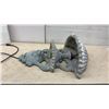 Image 6 : Two-Tier Lion Head Water Fountain, 29" High