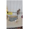 Image 1 : Antique Cast Iron Hand Water Pump on Galvanized Pipe and Galvanized Oval Tub
