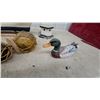 Image 6 : Nautical Décor Lot: Wooden Galleon Ship Model, Lighthouse, Boat Model, Duck Figurine, and More