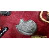 Image 9 : Vintage Ceramic Bust Figurines, Gold Leaf Dishes, Pewter Plaque, and More Panther Ornaments
