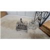 Image 3 : Wrought Iron Wall-Mount Demilune Shelf, Condiment Set Plus