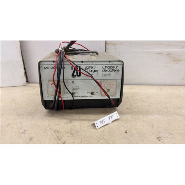 MotoMaster 20 Amp 6/12 Volt Battery Charger with Trickle Charge, Model 11-1532