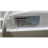 Image 3 : Duracraft DW-CV610C Twin Window Fan, Fishing Pillow, Welcome Garden Sign and More