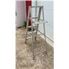 Image 4 : Aluminum 4-1/2Foot A-Frame Folding Step Ladder