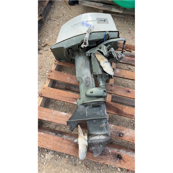 1985 Johnson Sea-Horse 25 Horsepower Outboard Motor with Extra Prop. Runs