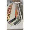 Image 5 : 10 Right Hockey Sticks: Sher-Wood, Easton Synergy HTX, Bauer Nexus N2700, Reebok 18K, and More