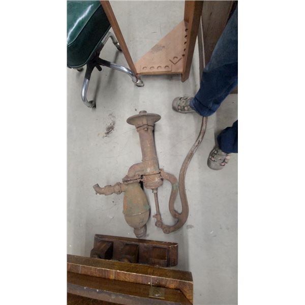 Antique F.E. Myers and Brother Company Cast Iron Cistern Hand Pump with Spout