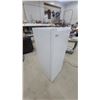 Image 2 : Kenmore White Upright Freezer 55 x 22 x 22"