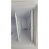 Image 5 : Kenmore White Upright Freezer 55 x 22 x 22"