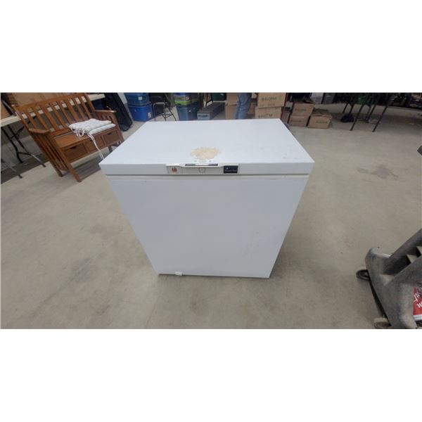 Danby Diamond Series CFC-70W Chest Freezer, 7.0 Cubic Foot Capacity, White
