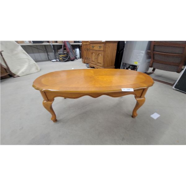 Oval Oak Coffee Table with Scalloped Edge and Cabriole Legs 16 x 45 x 23"