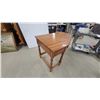 Image 4 : Traditional Oak Drop-Leaf Side Table with Drawer and Turned Spindle Legs 31 x 40 x 28"