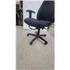 Image 4 : Håg Tribute 9030 High-Back Ergonomic Office Chair in Black Fabric with Adjustable Armrests