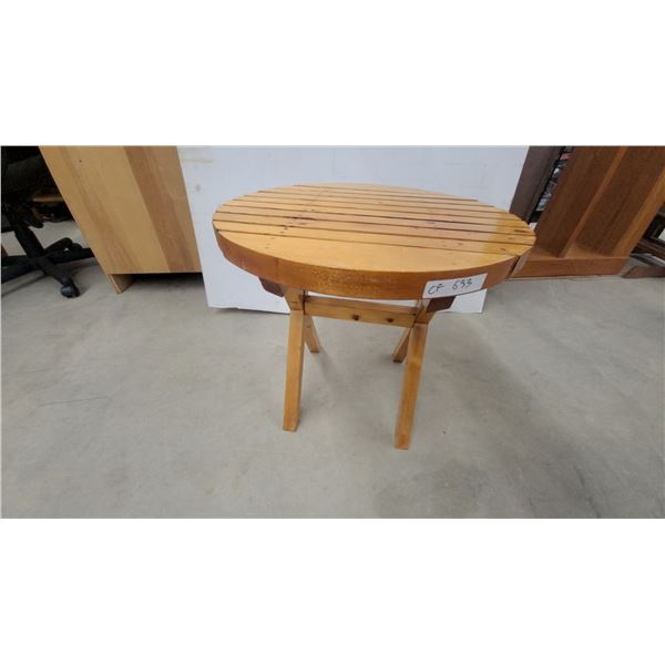Round Slatted Pine Side Table with X-Shaped Pedestal Base 21" Hgt. 23" Diameter