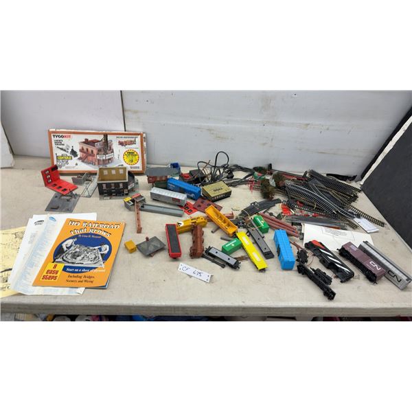 Model HO Train Accessories: Transformers, Buildings, Tracks, Cars and More