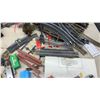 Image 8 : Model HO Train Accessories: Transformers, Buildings, Tracks, Cars and More