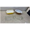 Image 5 : 5 Pyrex Casserole Dishes, Lids & Refrigerator Dish