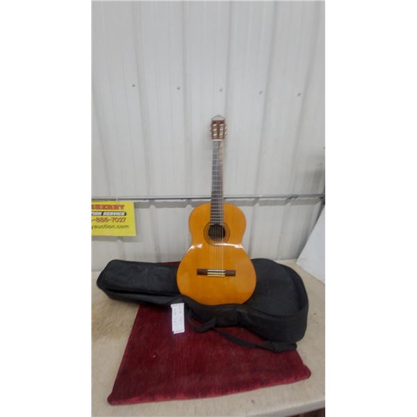 Classical Acoustic Guitar with Nylon Strings, Slotted Headstock, and Soft Gig Bag Model c-40