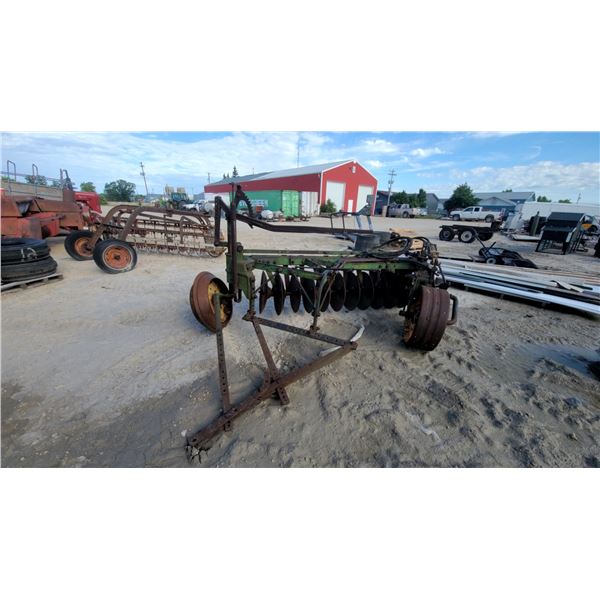 John Deer Oneway 6' with Hyd. Lift Cyl.