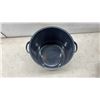 Image 9 : Stainless Steel Mixing Bowls, 2 Glass Ribbed Bowl, Red Plastic Bowls and More