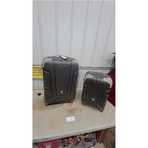 IT Luggage Proteus Hardshell Spinner Suitcase Set, Two-Piece, Dark Grey with Tan Accents