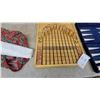Image 4 : Wooden Horse Races Dice Board Game and Backgammon Travel Set