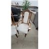 Image 6 : Oak Double-Pedestal Dining Table with Six Upholstered Chairs 30 x 66 x 41" plus 24" Leaf