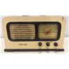 Image 2 : 1940's Philco Transitone AM Radio, Wood Cabinet, Powers up & Works