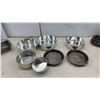 Image 6 : Quiche Lorraine Ceramic Recipe Pie Dish, Glass Pyrex Pie Plate, and Assorted Baking Pans and More