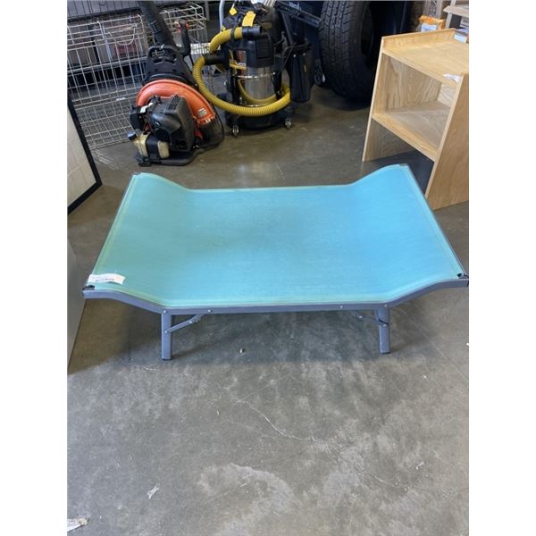 PATIO DOG LOUNGE BED