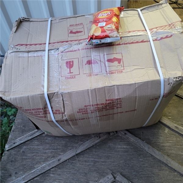 BOX OF LAYS CHIPS SPANISH TOMATO TANGO 130 BAGS 48G BB 07/2026