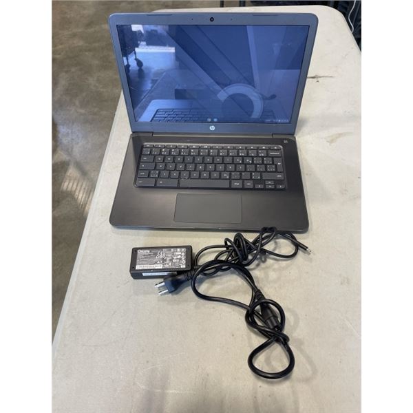 HP CHROME LAPTOP W/ CHARGER