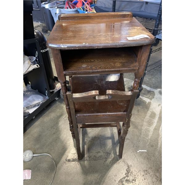 SMALL VINTAGE WRITING DESK