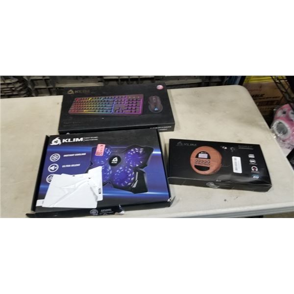 LOT OF ASSORTED KILM ACCESSORIES FOR COMPUTERS INCLUDING LAPTOP COOLING MAT AND KEYBOARD
