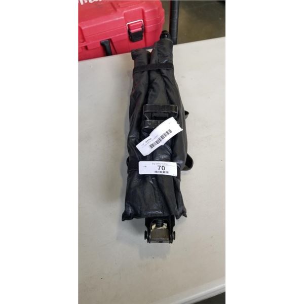 2 TON JACK. WORKING