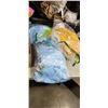 Image 2 : LARGE LOT OF ASSORTED INTEX INFLATABLE AND SMALL POOLS AND POOL TOYS