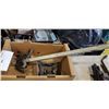 Image 2 : 3 VINTAGE JACKS AND TIRE IRON