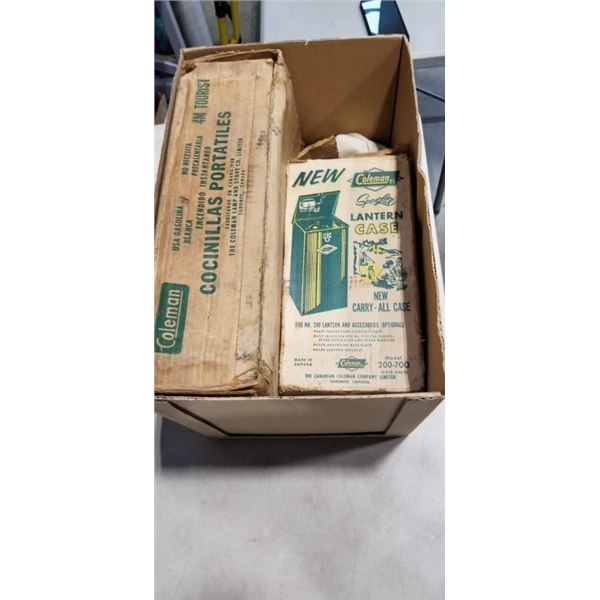 COLEMAN INSTANT LIGHTING CAMP STOVE AND COLEMAN SPORTLIFE LANTERN CASE