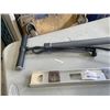 Image 5 : NEW LEVEL AND BIKE PUMP
