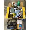Image 1 : 3 BOXES OF CLEANING SUPPLIES