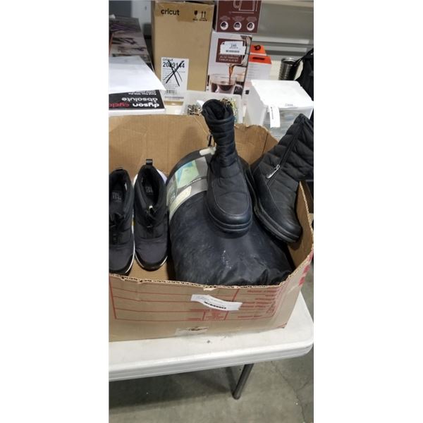 COLEMAN 50 DEGREE SLEEPING BAG 2 PAIRS OF SIZE 9 BOOTS ETC