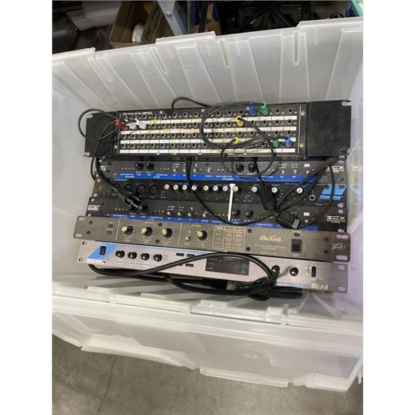 TOTE OF DIGITAL RECEIVERS AND OTHER ELECTRONICS