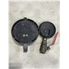 Image 4 : 2 KPA PSI GUAGES