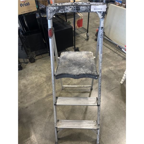 3 STEP LADDER