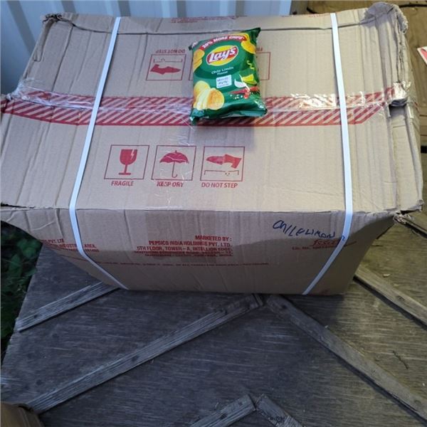 BOX OF LAYS CHILE LIMON CHIPS 130 BAGS BB 08/2026